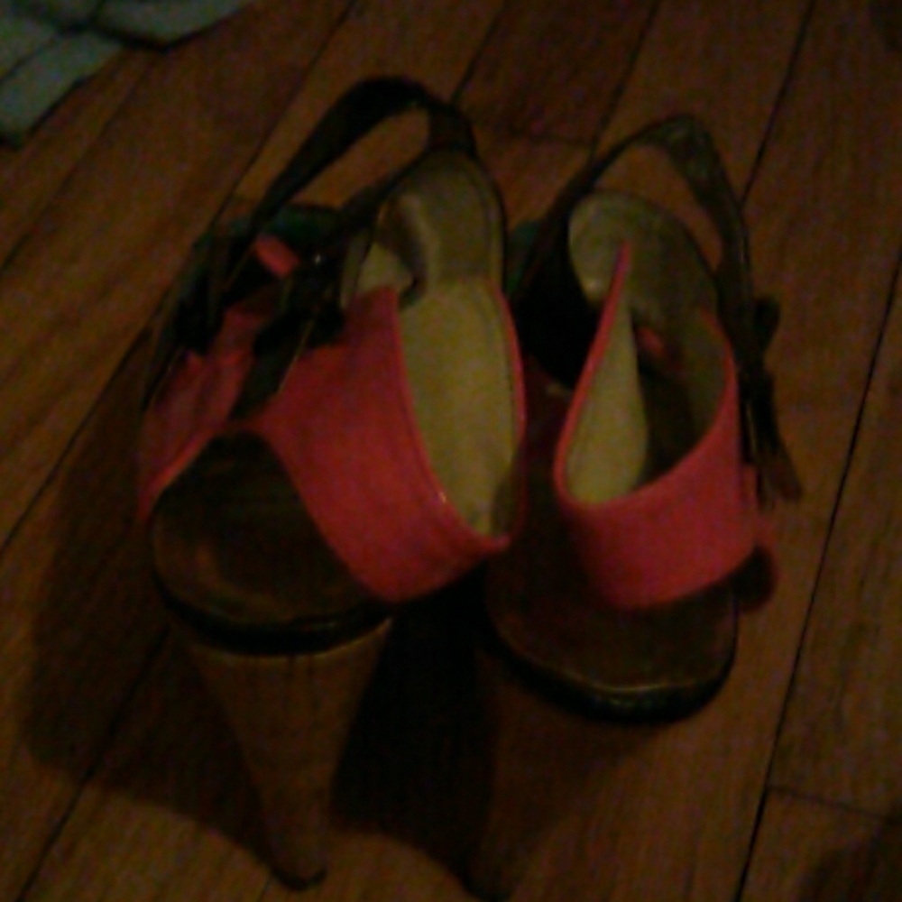 Shoes - Picture 2 of 4